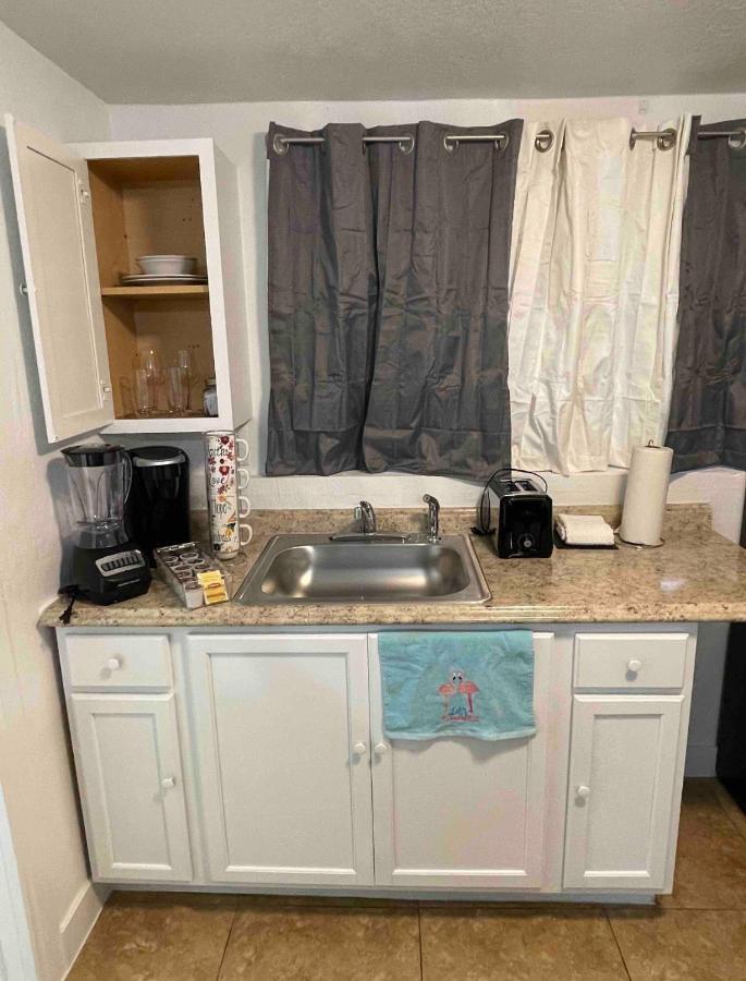 Cozy Studio…With Private Entrance Las Vegas Exterior photo